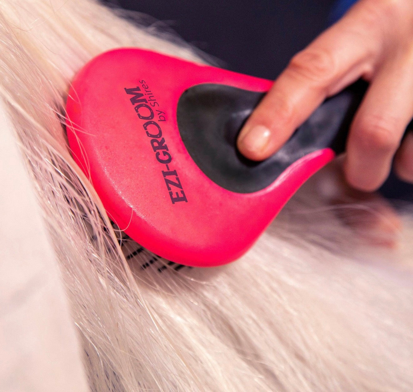 PINK Shires EZI-GROOM Grip Mane & Tail Brush