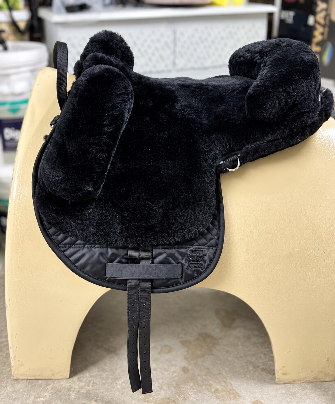 SHEEPSKIN BAREBACK PAD