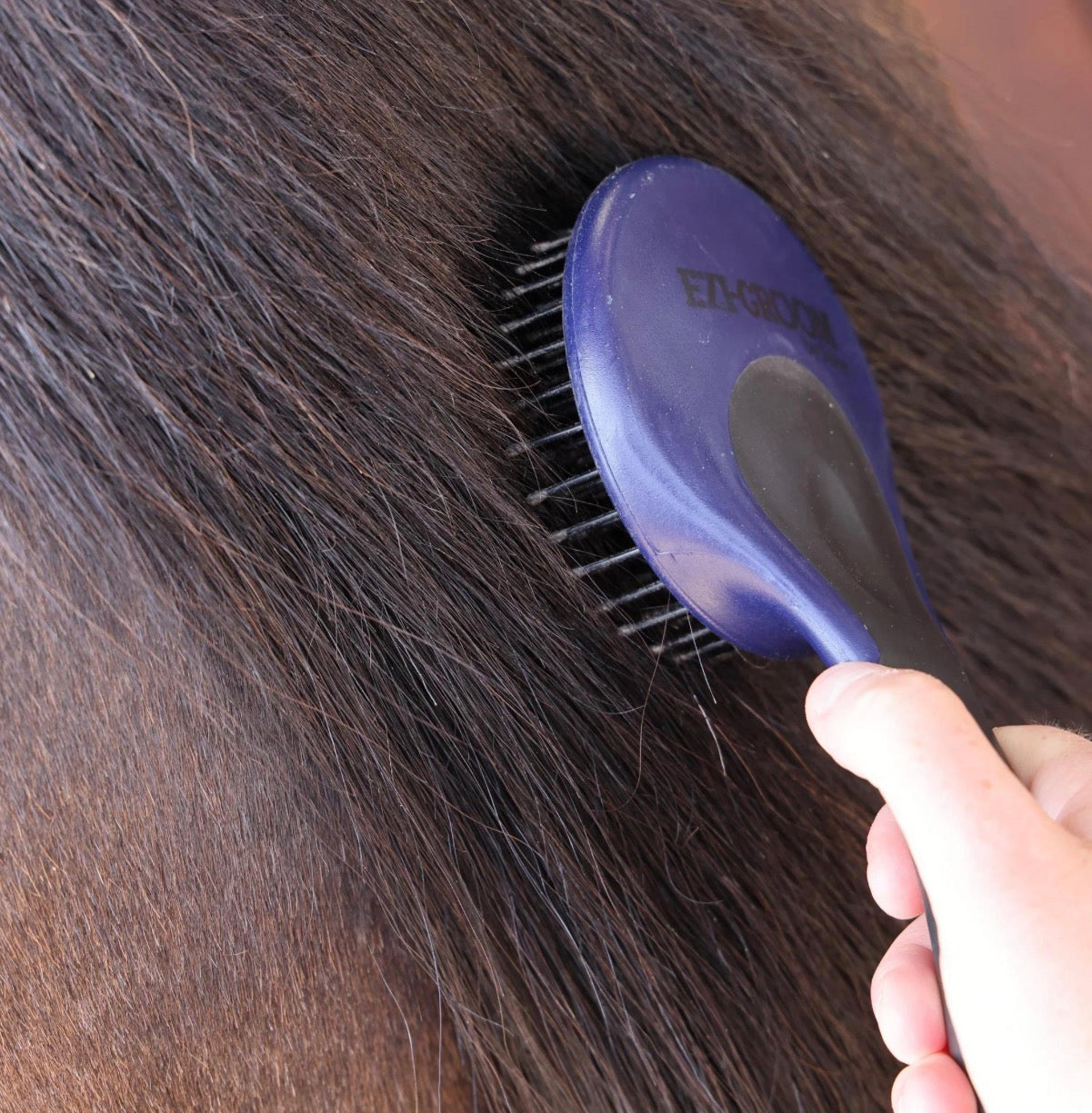 NAVY Shires EZI-GROOM Grip Mane & Tail Brush