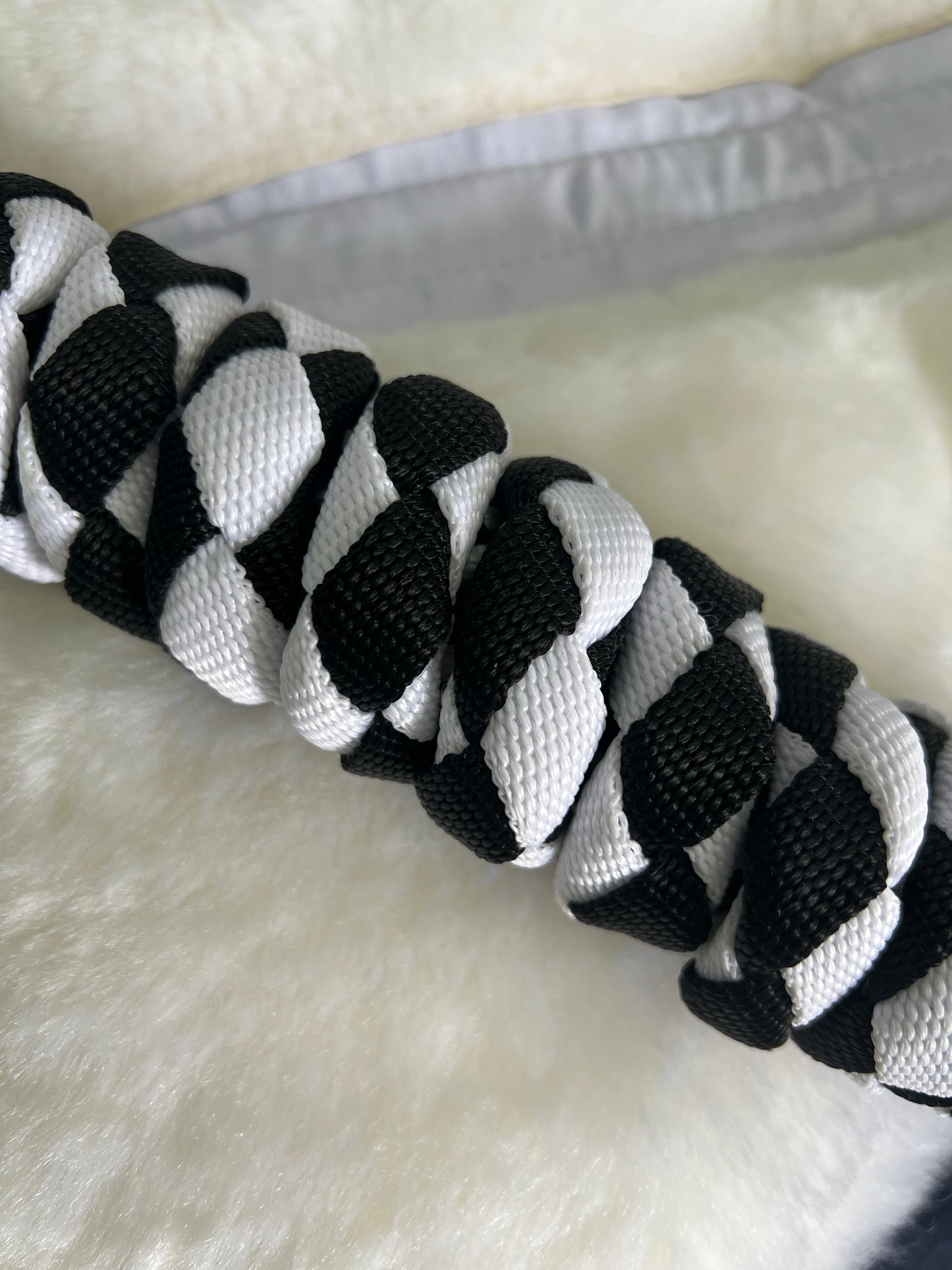 HAND PLAITED NYLON LEAD